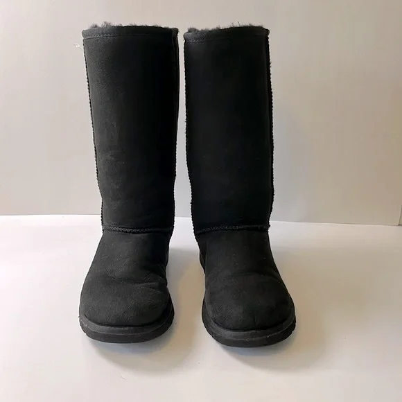 UGG Australia Classic Tall Boots, Black, size 6 - Picture 2 of 11